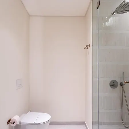 公寓 Luxury Flats With Pool In By Lovelystay *
