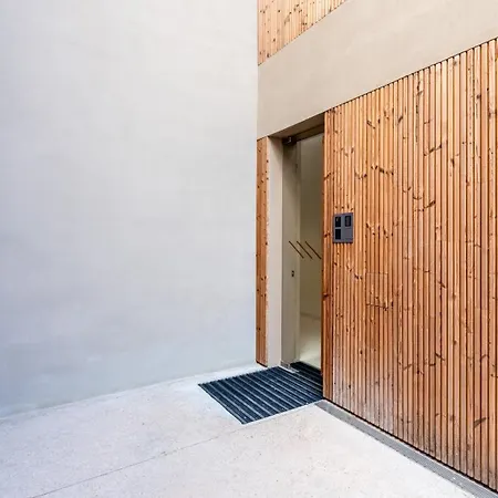 Luxury Flats With Pool In By Lovelystay 公寓