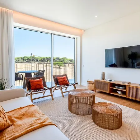 公寓 Luxury Flats With Pool In By Lovelystay