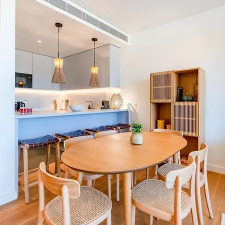 Luxury Flats With Pool In By Lovelystay 公寓
