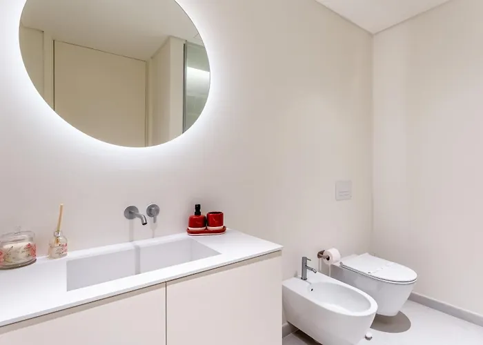Luxury Flats With Pool In By Lovelystay Lejlighed