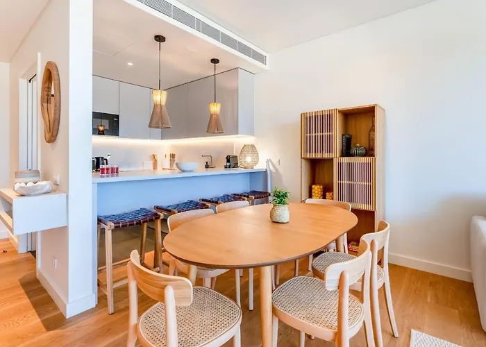 Luxury Flats With Pool In By Lovelystay Lejlighed