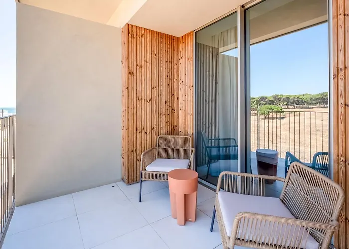Luxury Flats With Pool In By Lovelystay Lejlighed *