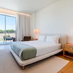 Luxury Flats With Pool In By Lovelystay Apartment *