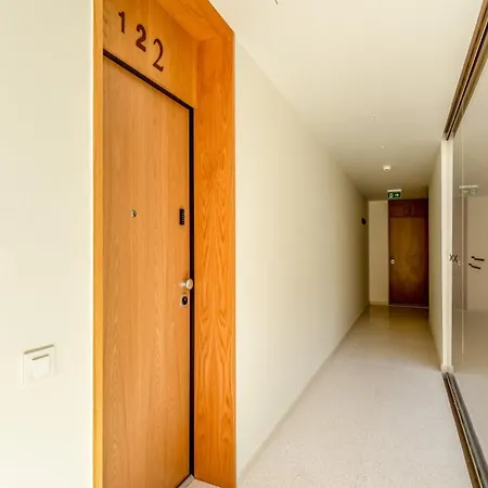 Διαμέρισμα Luxury Flats With Pool In By Lovelystay